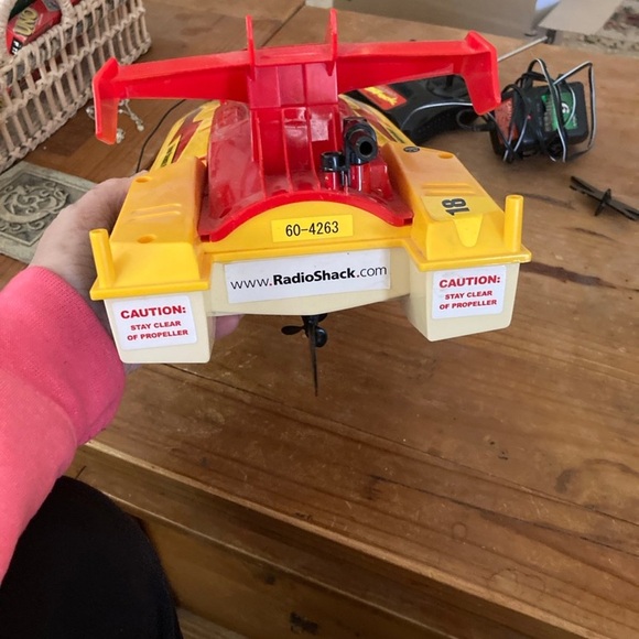 RadioShack Hydro Shock Turbo Racer - Red and Yellow Remote Control Boat - Picture 9 of 9